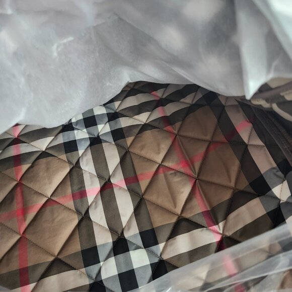 New Burberry quilted jacket - Picture 6 of 6